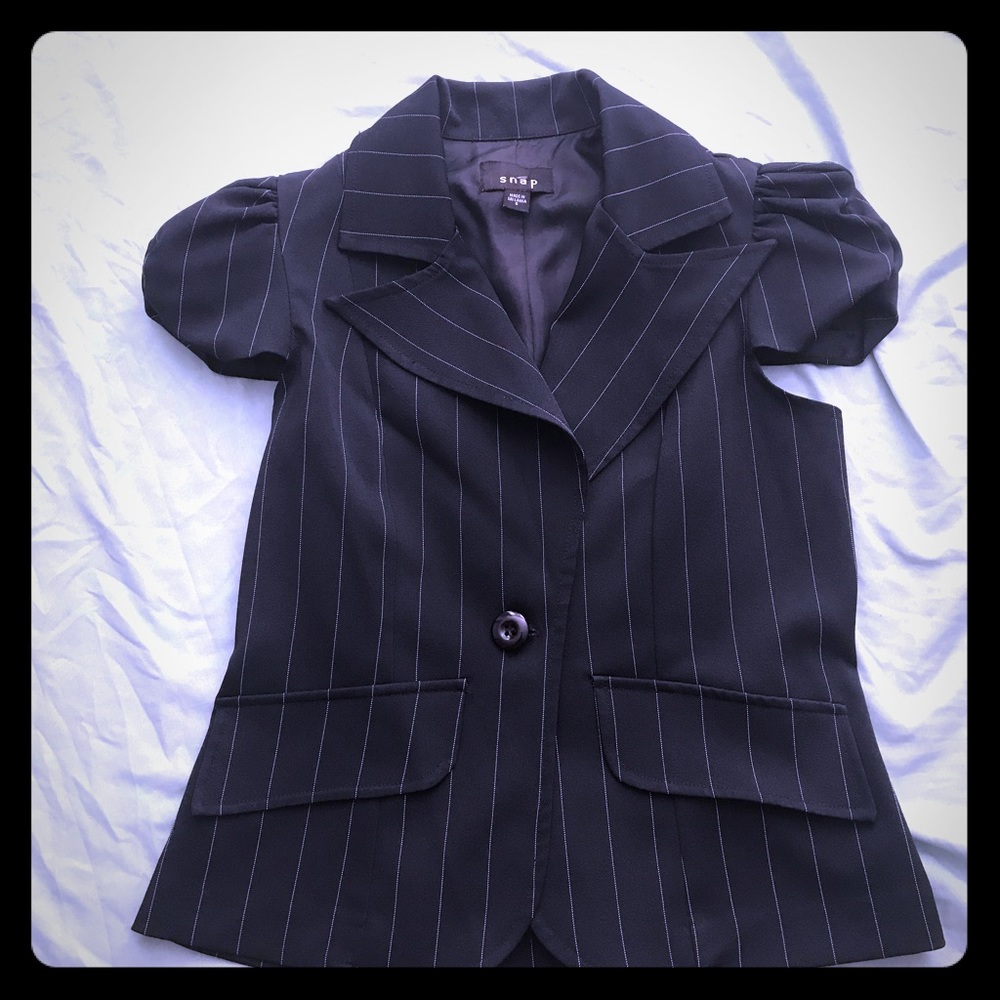 Short sleeved blazer